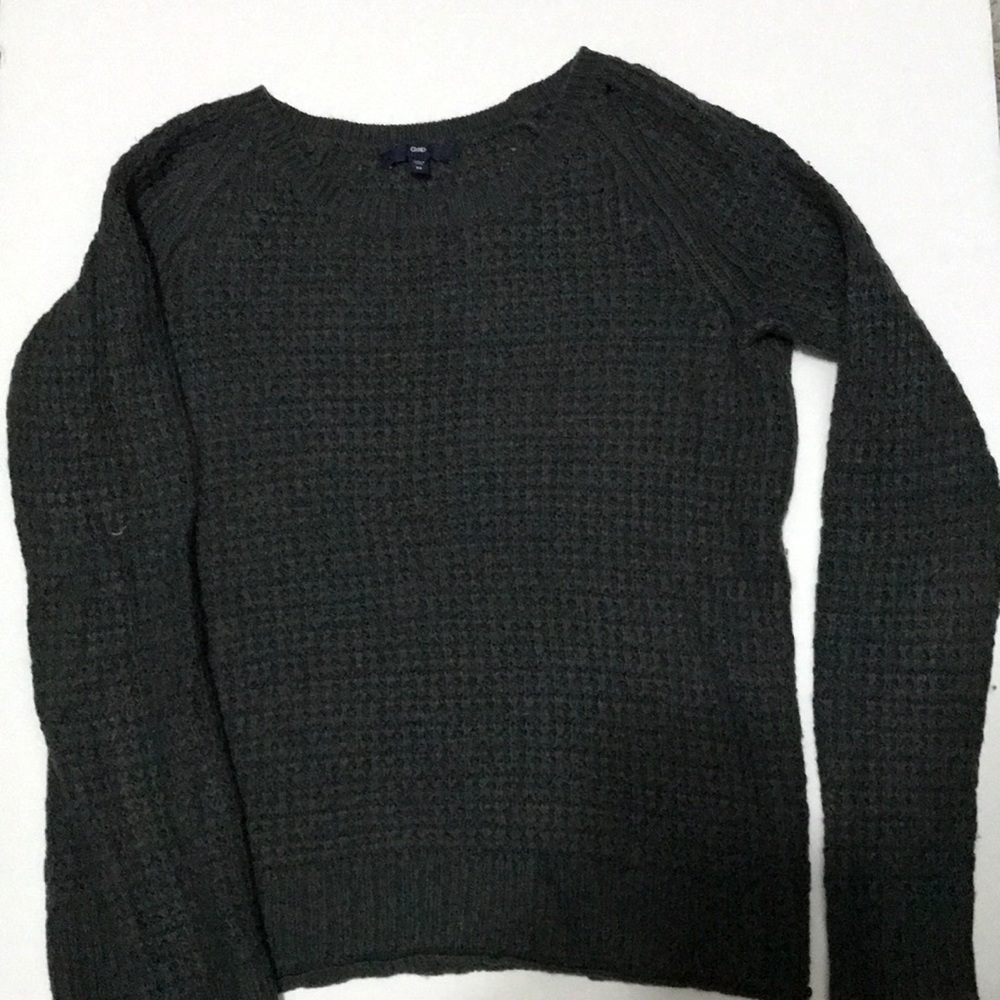 Women’s knit dark green sweater